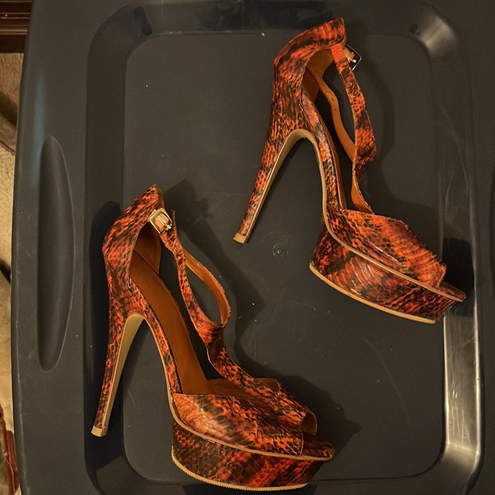 Platform Sandals - Picture 4 of 6